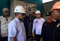 Foto : Gubernur Helmi sidak ke UPTD PLN Enggano