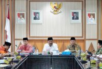 Foto : Wakil Gubernur Bengkulu, Mian, memimpin langsung Rapat Pimpinan (Rapim) Tim Evaluasi dan Pengawasan Realisasi Anggaran (TEPRA) Pemerintah Provinsi Bengkulu Triwulan II yang berlangsung di Ruang Rapat Merah Putih, Kantor Gubernur Bengkulu.