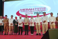 Foto : Anggota DPD RI Dapil Bengkulu, Apt. Destita Khairilisani, S.Farm., MSM, menyampaikan apresiasi tinggi terhadap upaya kolaboratif antara Pemerintah Provinsi Bengkulu, Pemerintah Pusat, serta berbagai institusi dalam menghadirkan Migrant Center.