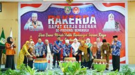 Foto : Prosesi pembukaan Dekranasda