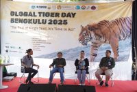Foto : Anggota DPD RI Dapil Bengkulu, Apt. Destita Khairilisani, S.Farm., MSM., menjadi narasumber dalam peringatan Global Tiger Day Bengkulu 2025 yang digelar di Tempua