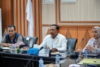 Foto : Wagub Mian ketika memimpin Rapat Koordinasi Tim Percepatan Penurunan Stunting (TPPS)  