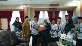 Foto : Gubernur Bengkulu, Helmi Hasan, menerima audiensi Ketua Persatuan Guru Republik Indonesia (PGRI) Provinsi Bengkulu, Hariyadi, beserta jajaran pengurus di ruang kerja Gubernur