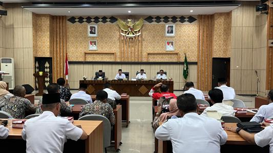 Foto : Pemerintah Provinsi Bengkulu bersama Inspektorat Jenderal (Itjen) Kementerian Dalam Negeri menggelar rapat evaluasi pembangunan Satuan Pelayanan Pemantauan Pemenuhan Gizi (SPPG) di daerah.