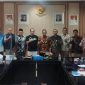 Foto : Rapat Staf Khusus Menteri Ketenagakerjaan Firmanuddin beserta rombongan, perwakilan Bank Dunia, Penjabat (Pj) Sekretaris Daerah Provinsi Bengkulu Herwan Antoni, serta sejumlah perwakilan dari Disnakertrans, Inspektorat, BKD, dan BKAD Provinsi Bengkulu.