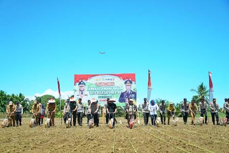 Foto : Pemerintah Provinsi Bengkulu resmi meluncurkan program Lomba Ketahanan Pangan Satu Desa Satu Hektare yang dimulai di Desa Tangga Batu, Kabupaten Seluma,