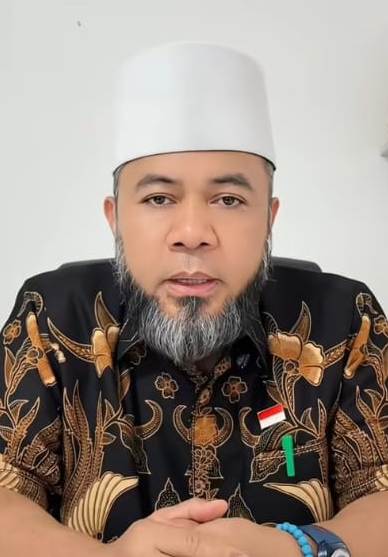 Foto : Gubernur Helmi