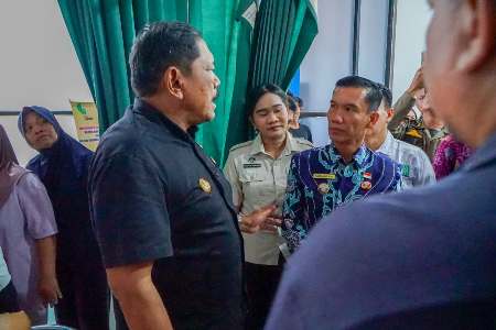Foto : Wakil Gubernur Bengkulu, Mian, menegaskan bahwa dapur MBG yang diduga menjadi penyebab keracunan telah ditutup sementara untuk kepentingan penyelidikan.
