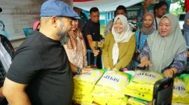 Foto : Pemerintah bersama stakeholder terkait menggelar Gerakan Pangan Murah Serentak se-Indonesia yang dipusatkan di kantor kecamatan se-Provinsi Bengkulu