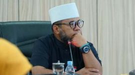 Foto : Gubernur Helmi