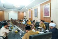 Foto : Gubernur Helmi