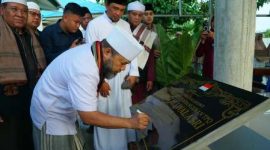 Gubernur Helmi meresmikan Masjid