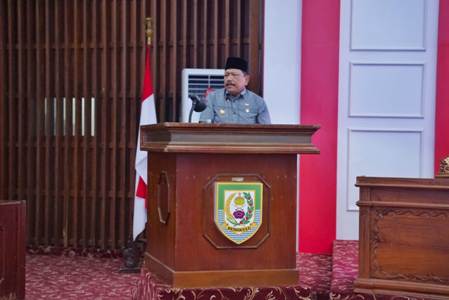 Foto : Wagub Mian dalam Rapat Paripurna