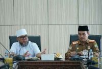 Foto : Rapat