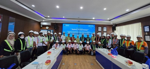 Foto : Kegiatan diikuti oleh Tenaga Kerja Bongkar Muat (TKBM) yang mendapatkan pembekalan mengenai pentingnya penerapan K3 dalam aktivitas operasional pelabuhan. 