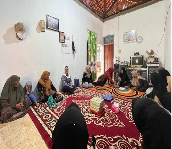 Anggota DPD RI asal Provinsi Bengkulu, Apt. Destita Khairilisani, S.Farm., M.S.M, kembali melanjutkan agenda reses Masa Sidang III Tahun Sidang 2025–2026 dengan berdialog bersama pengurus dan anggota UMKM Koperasi Makmur Sukses Sejati, Minggu (15/2/2026). 