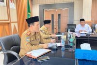 Foto : Penjabat Sekretaris Daerah (Pj Sekda) Provinsi Bengkulu, Herwan Antoni, memimpin rapat pembahasan hasil kunjungan yang digelar di Ruang Rapat Merah Putih Lantai II Kantor Gubernur Bengkulu