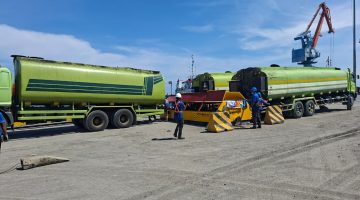 PTP Nonpetikemas Bengkulu Perdana Terapkan Layanan Drop Tank Curah Cair di Pelabuhan Pulau Baai