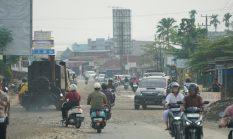 Rp20 Miliar Digelontorkan, Jalan Rawa Makmur Dibangun untuk Atasi Banjir